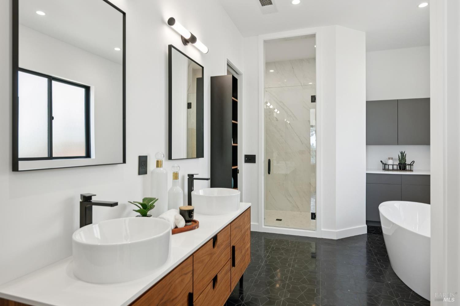 Detail Gallery Image 39 of 71 For 2156 Wedgewood Way, Santa Rosa,  CA 95404 - 4 Beds | 4/1 Baths