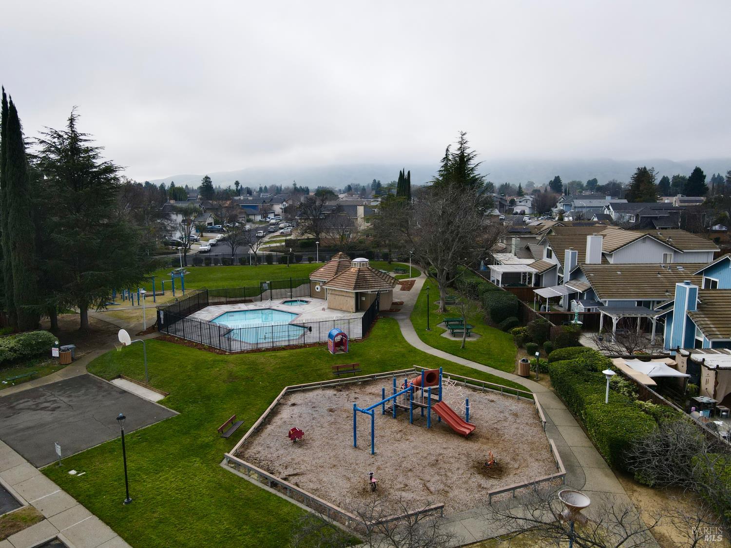 Detail Gallery Image 28 of 32 For 107 Freedom Ct, Vacaville,  CA 95687 - 3 Beds | 2/1 Baths