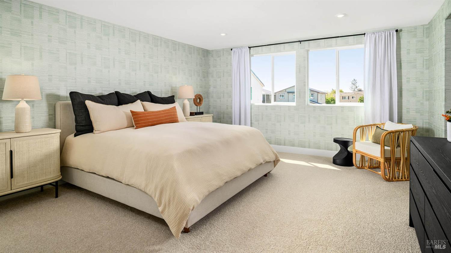 Detail Gallery Image 13 of 15 For 2446 Serene Ln, Santa Rosa,  CA 95403 - 5 Beds | 3 Baths