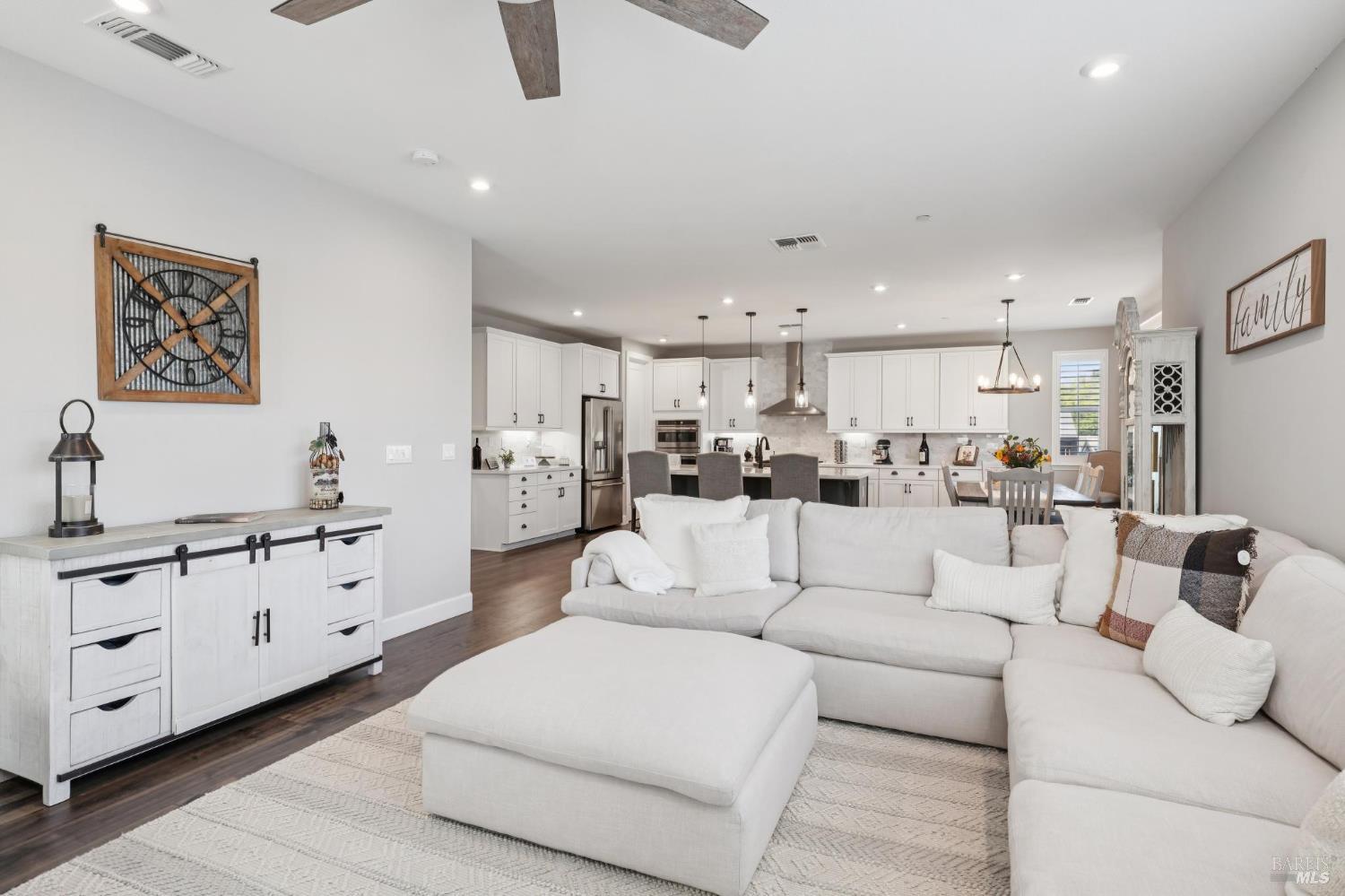 Detail Gallery Image 16 of 79 For 95 Jagla St, Cotati,  CA 94931 - 4 Beds | 4 Baths