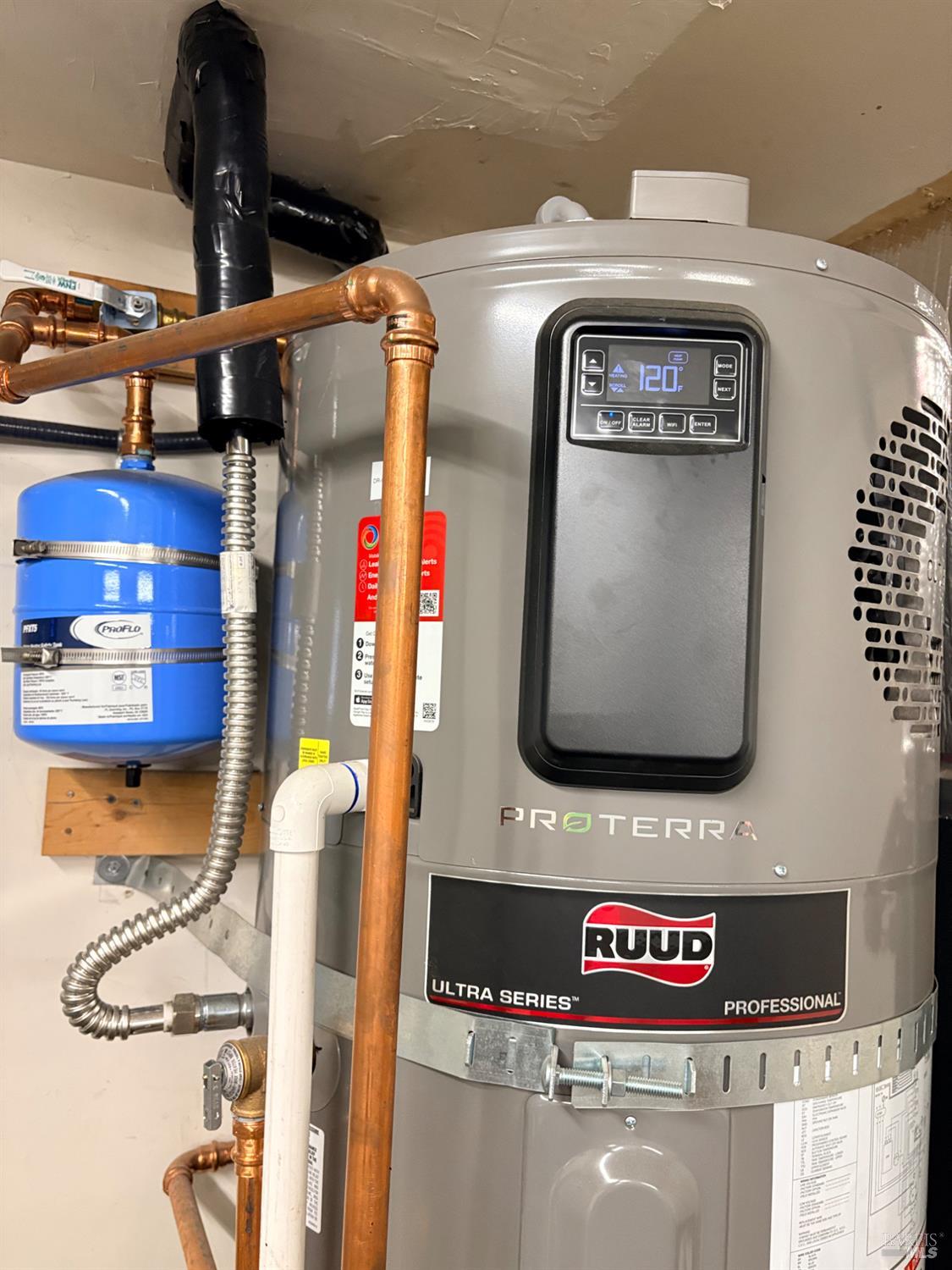 Detail Gallery Image 24 of 32 For 107 Freedom Ct, Vacaville,  CA 95687 - 3 Beds | 2/1 Baths