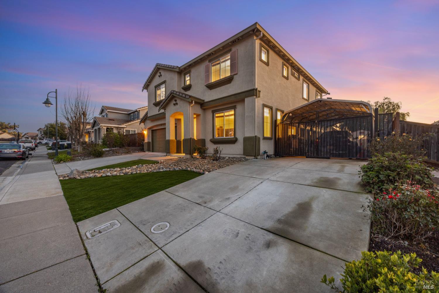 Detail Gallery Image 3 of 55 For 3826 Danbury Way, Fairfield,  CA 94533 - 5 Beds | 3/1 Baths