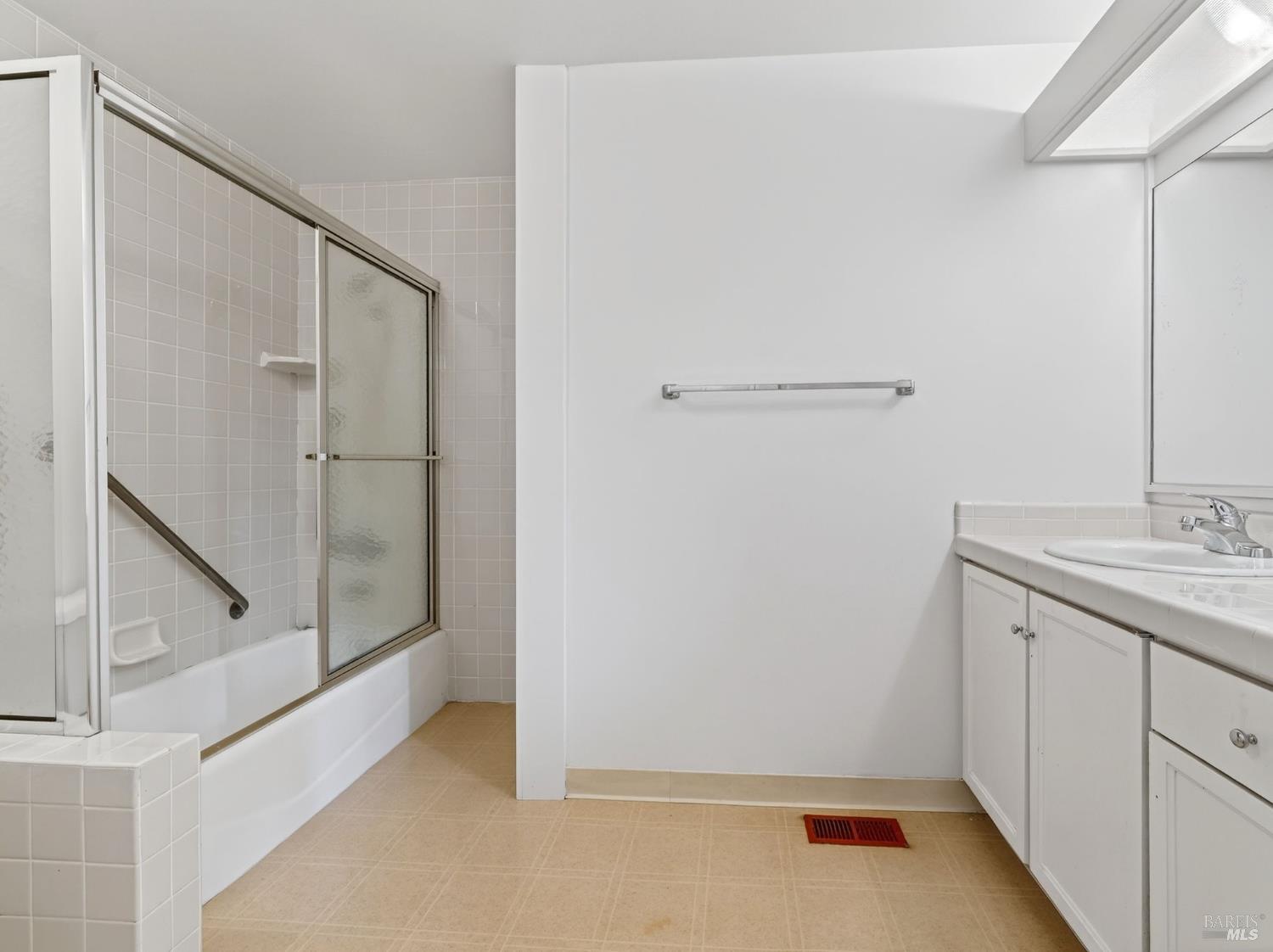 Detail Gallery Image 29 of 46 For 113 Bonnie Brook Dr, Napa,  CA 94558 - 2 Beds | 2 Baths