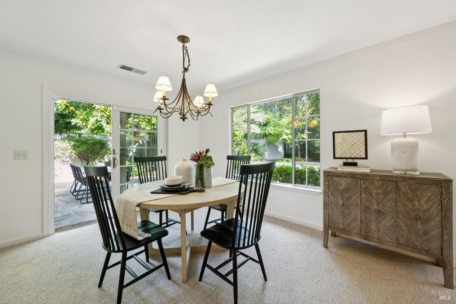 Detail Gallery Image 11 of 31 For 49 Don Timoteo Ct, Sonoma,  CA 95476 - 3 Beds | 3 Baths