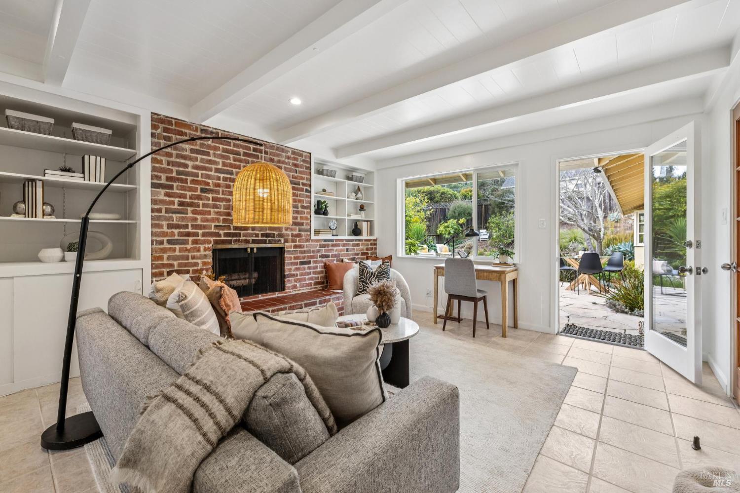 Detail Gallery Image 24 of 74 For 55 Las Casas Dr, San Rafael,  CA 94901 - 3 Beds | 2/1 Baths