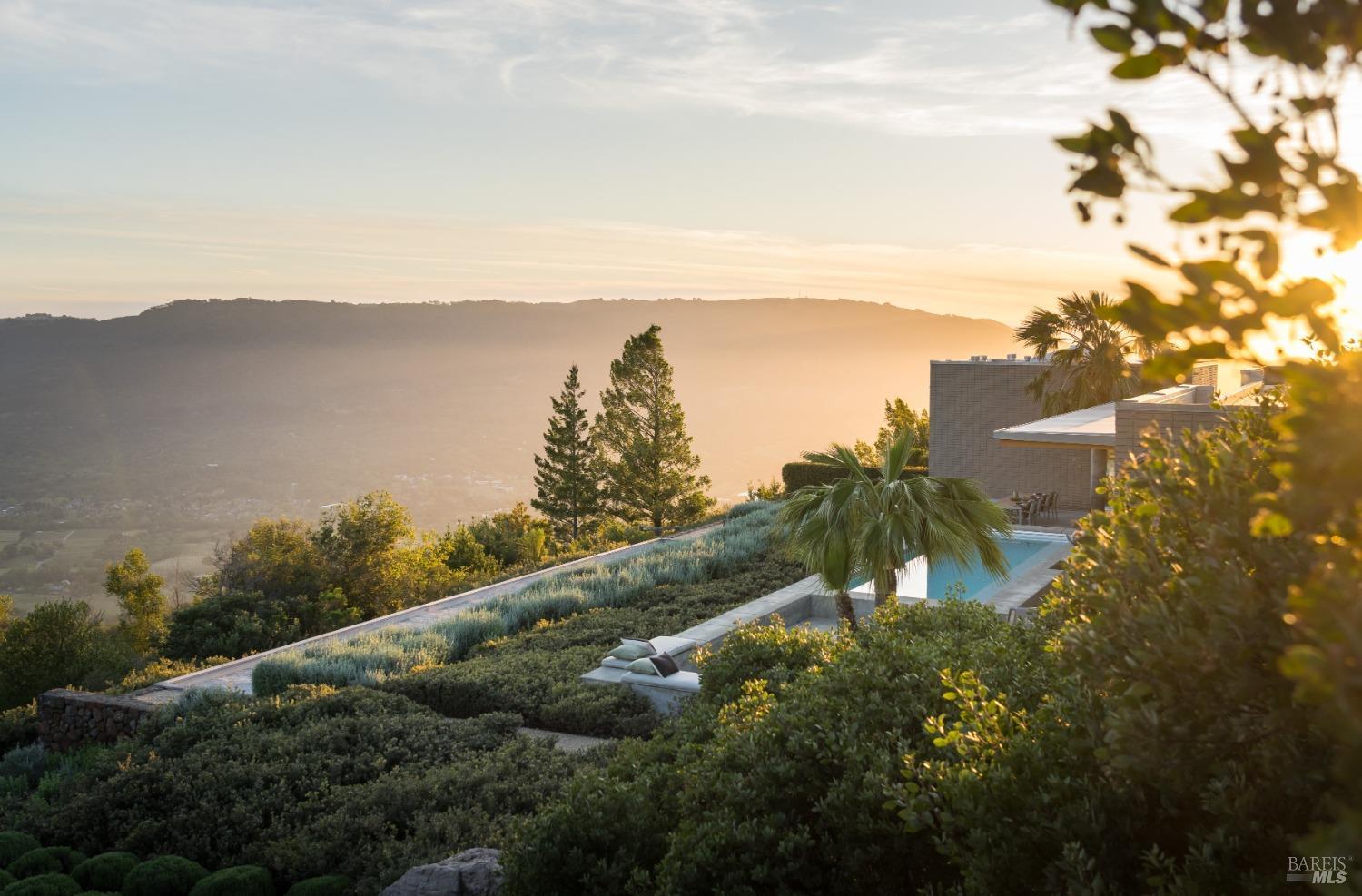 Detail Gallery Image 2 of 33 For 2947 Cavedale Rd, Glen Ellen,  CA 95442 - 3 Beds | 3/1 Baths