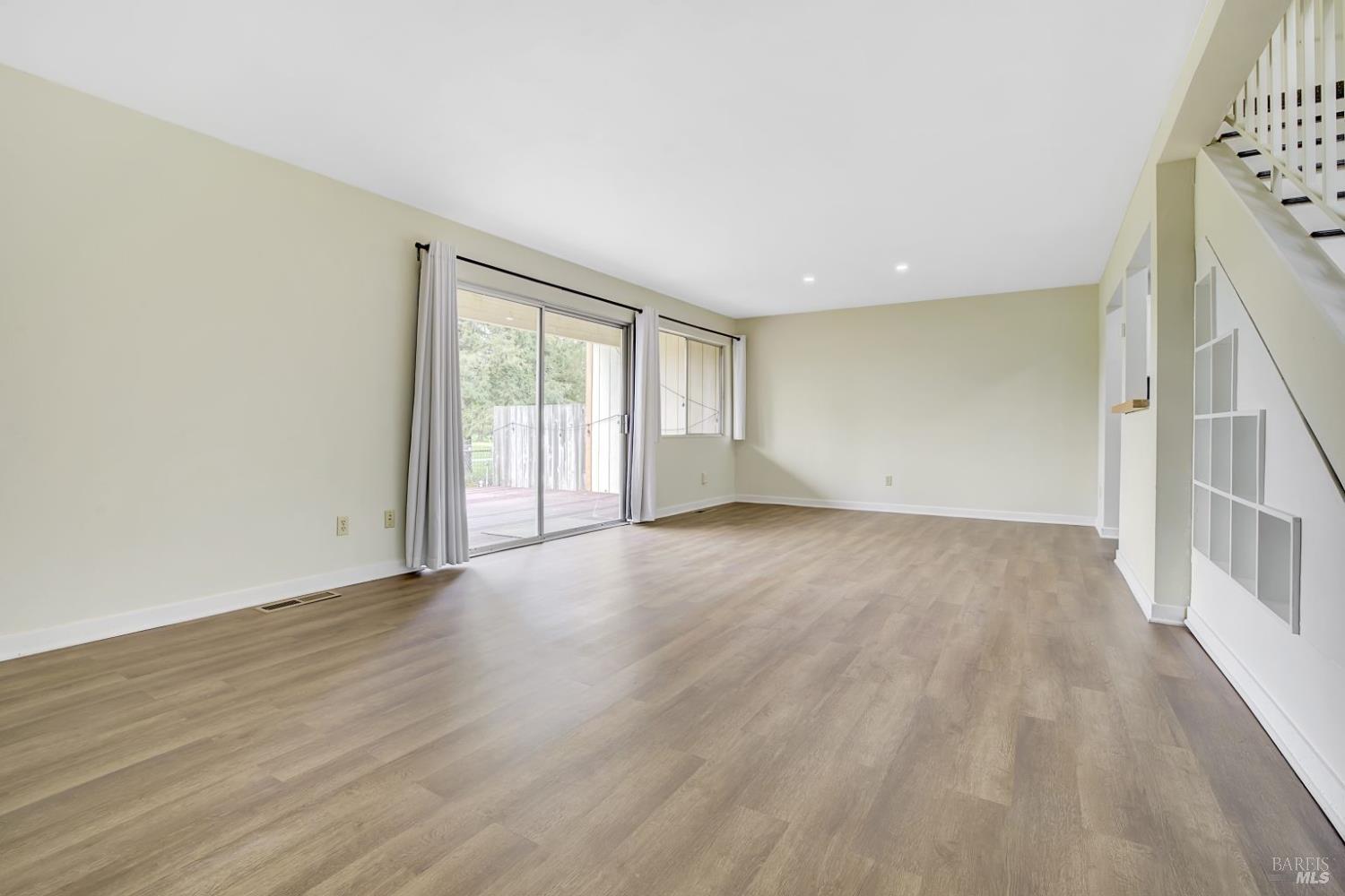 Detail Gallery Image 10 of 49 For 870 Hudis St, Rohnert Park,  CA 94928 - 2 Beds | 2/1 Baths