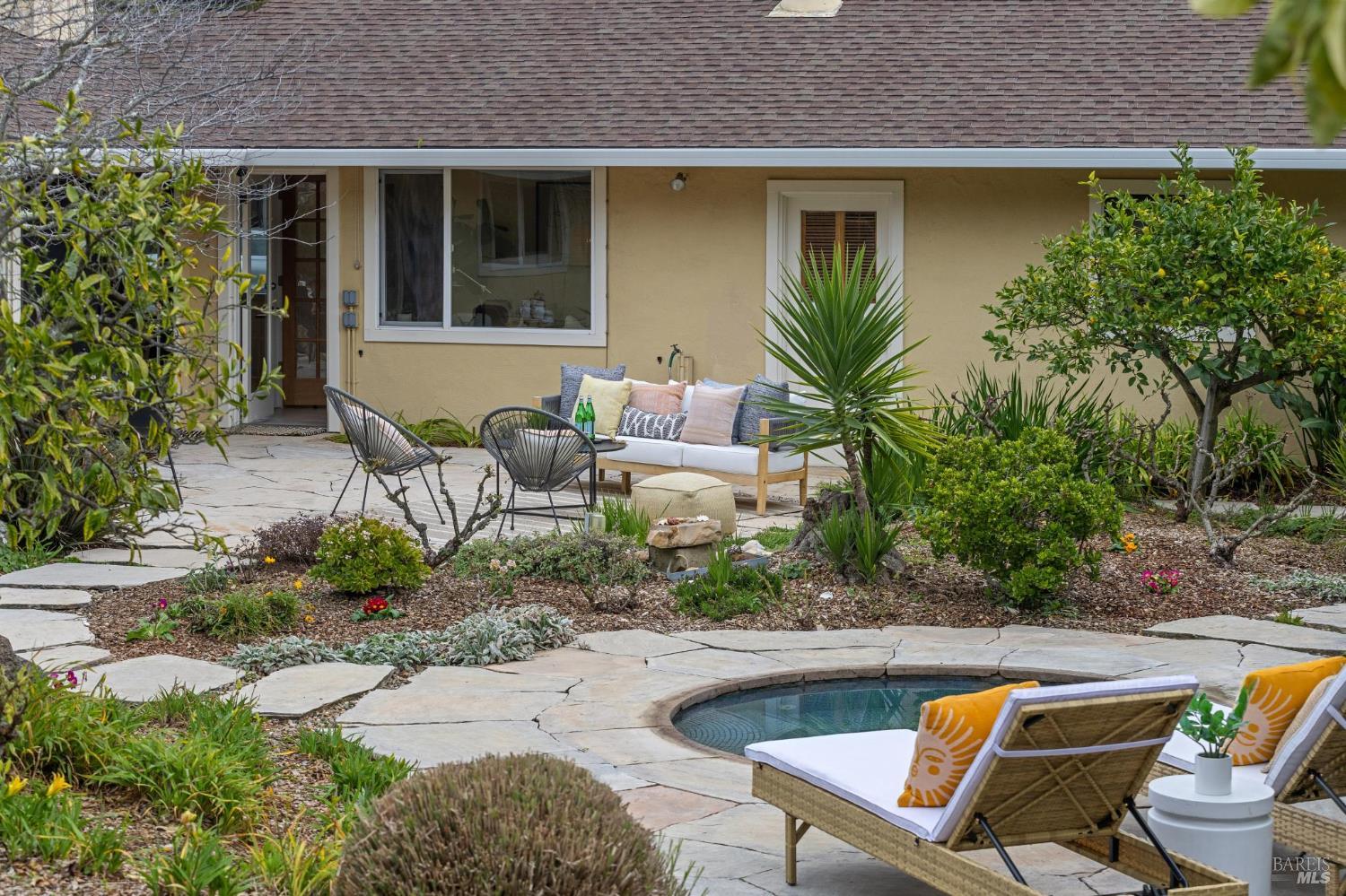 Detail Gallery Image 49 of 74 For 55 Las Casas Dr, San Rafael,  CA 94901 - 3 Beds | 2/1 Baths