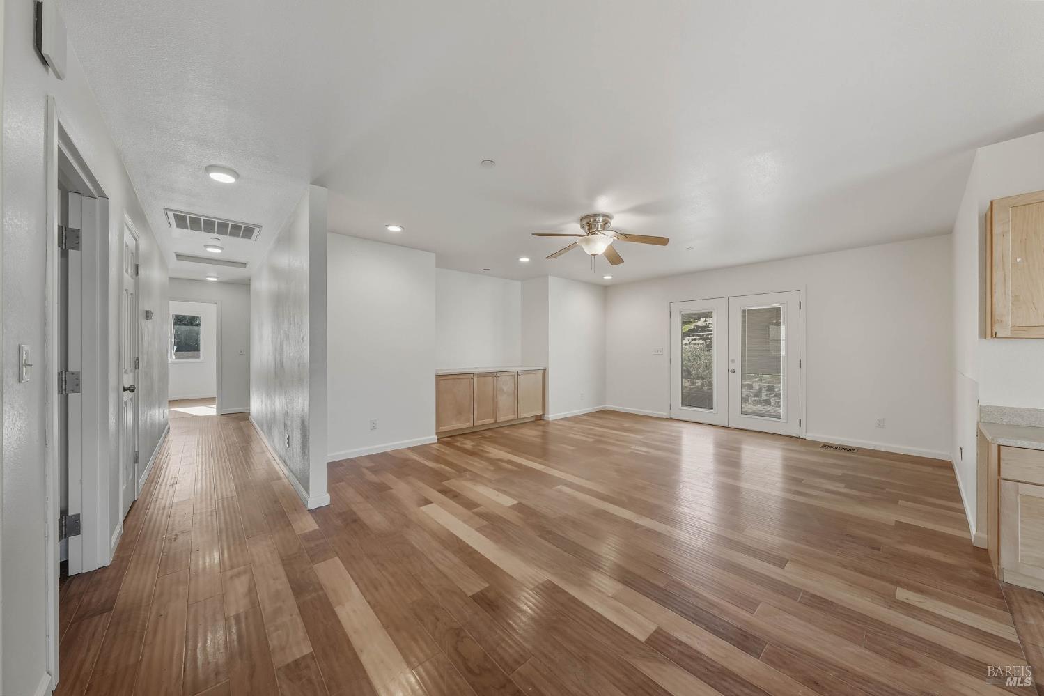 Detail Gallery Image 6 of 63 For 5585 Sunrise Dr, Kelseyville,  CA 95451 - 5 Beds | 2 Baths