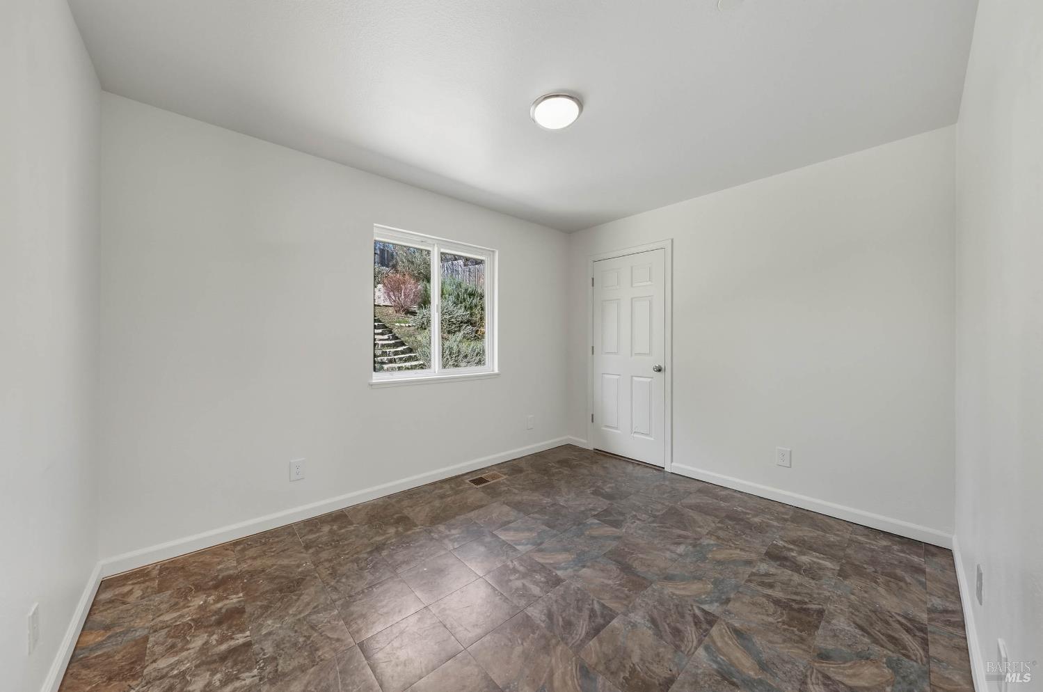 Detail Gallery Image 30 of 63 For 5585 Sunrise Dr, Kelseyville,  CA 95451 - 5 Beds | 2 Baths