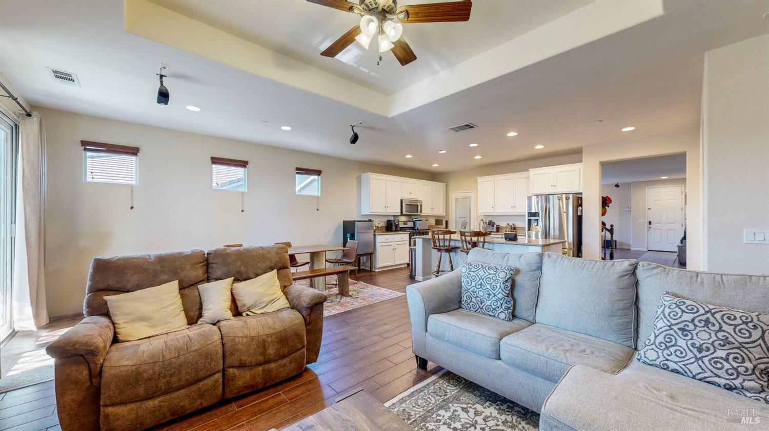 Detail Gallery Image 14 of 55 For 3826 Danbury Way, Fairfield,  CA 94533 - 5 Beds | 3/1 Baths