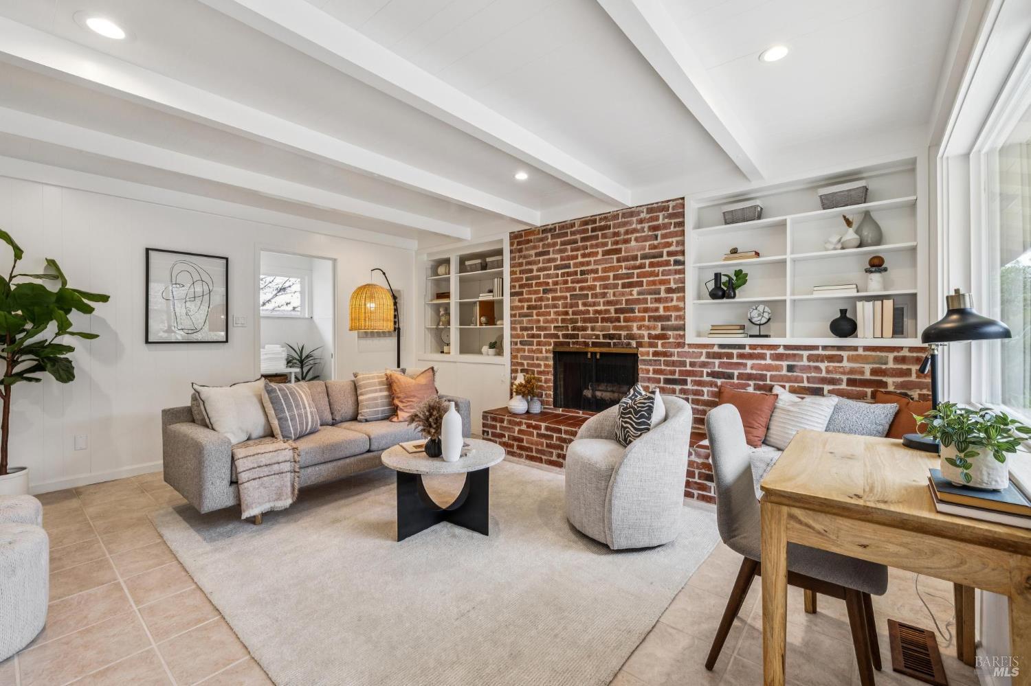 Detail Gallery Image 22 of 74 For 55 Las Casas Dr, San Rafael,  CA 94901 - 3 Beds | 2/1 Baths