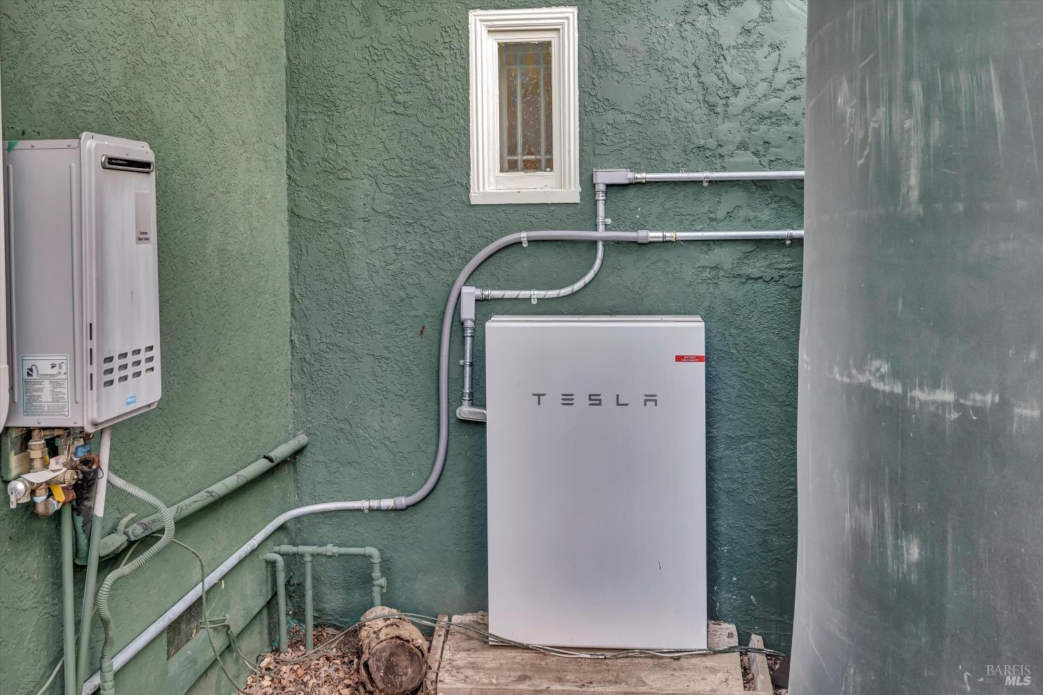 Detail Gallery Image 11 of 54 For 2750 Lakeshore Blvd, Upper Lake,  CA 95485 - 4 Beds | 6 Baths