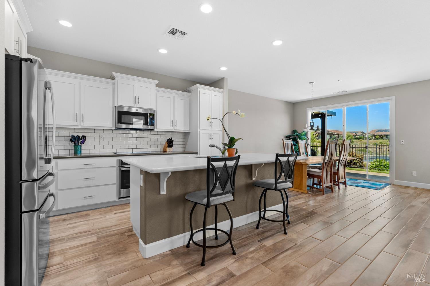 Detail Gallery Image 14 of 87 For 377 Silver Ridge Dr, Rio Vista,  CA 94571 - 2 Beds | 2/1 Baths