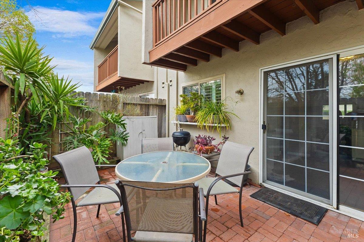 Detail Gallery Image 26 of 29 For 1003 Golf Course Dr, Rohnert Park,  CA 94928 - 2 Beds | 1/1 Baths