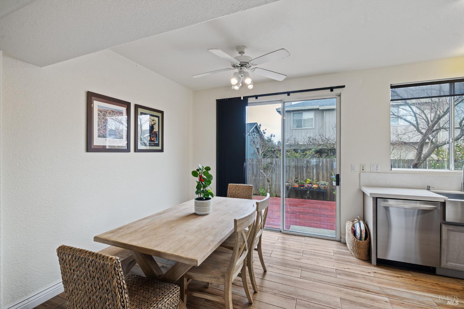 Detail Gallery Image 14 of 46 For 2305 Malachite Way, Santa Rosa,  CA 95404 - 3 Beds | 2/1 Baths