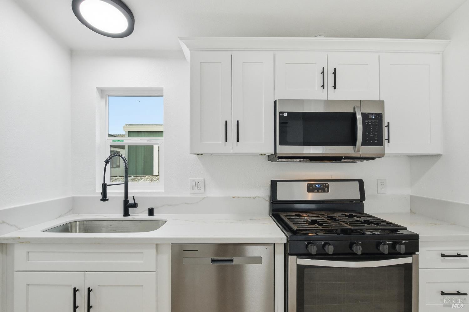 Detail Gallery Image 24 of 39 For 3455 Santa Rosa Ave 8, Santa Rosa,  CA 95407 - 3 Beds | 2 Baths