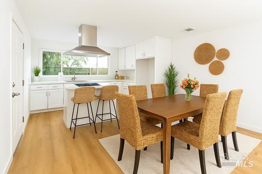 Detail Gallery Image 3 of 36 For 6041 Evelyn Ave, Rohnert Park,  CA 94928 - 4 Beds | 2 Baths