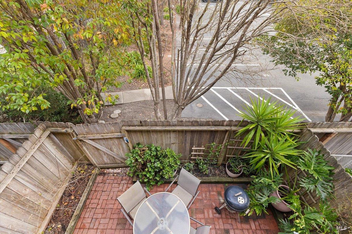 Detail Gallery Image 17 of 29 For 1003 Golf Course Dr, Rohnert Park,  CA 94928 - 2 Beds | 1/1 Baths