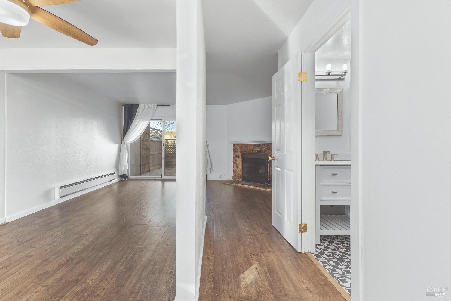 Detail Gallery Image 8 of 37 For 1493 Parkway Dr, Rohnert Park,  CA 94928 - 2 Beds | 1/1 Baths