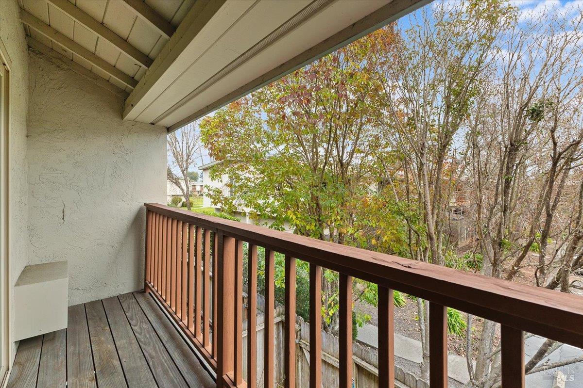 Detail Gallery Image 16 of 29 For 1003 Golf Course Dr, Rohnert Park,  CA 94928 - 2 Beds | 1/1 Baths