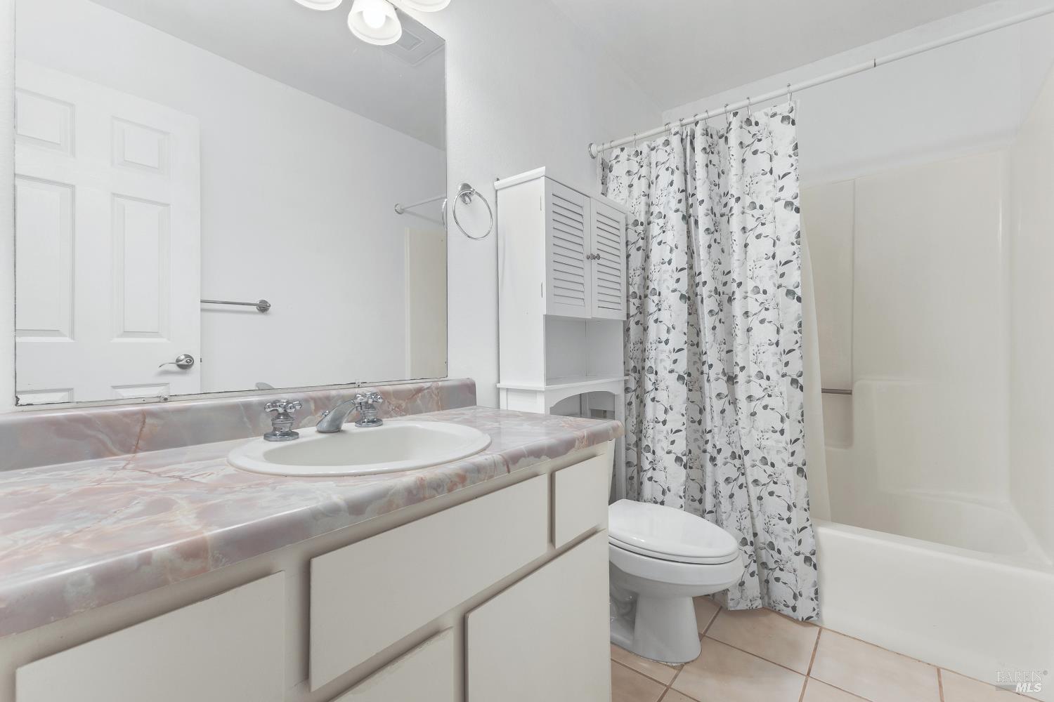 Detail Gallery Image 27 of 37 For 1493 Parkway Dr, Rohnert Park,  CA 94928 - 2 Beds | 1/1 Baths