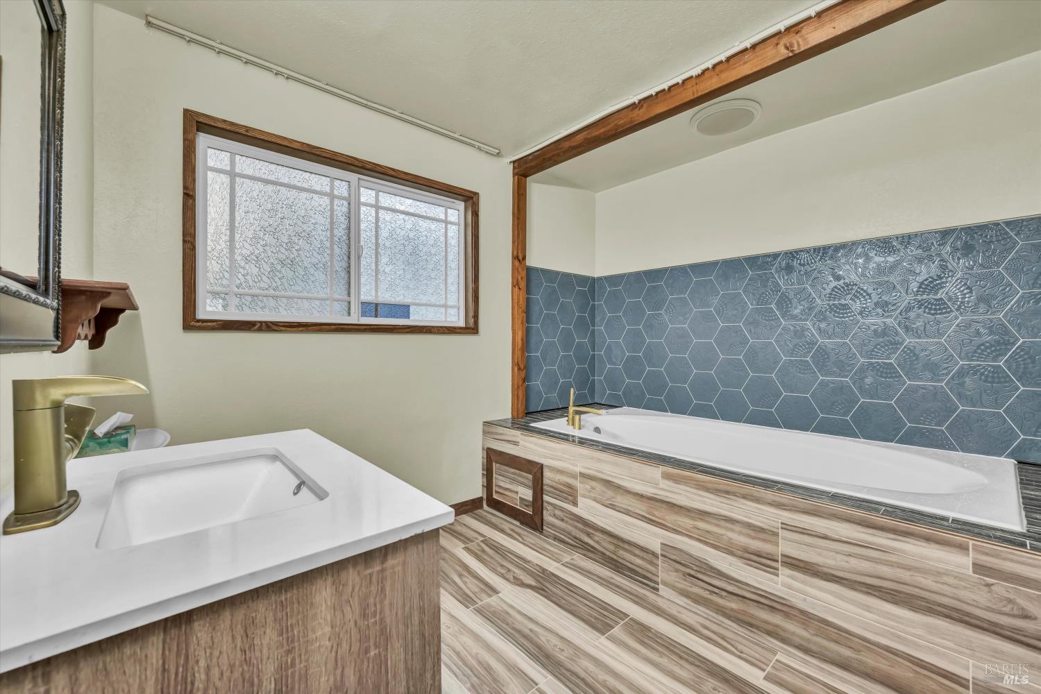 Detail Gallery Image 18 of 54 For 2750 Lakeshore Blvd, Upper Lake,  CA 95485 - 4 Beds | 6 Baths