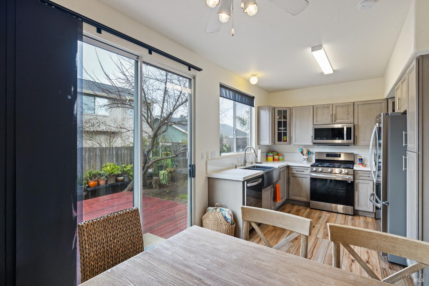 Detail Gallery Image 18 of 46 For 2305 Malachite Way, Santa Rosa,  CA 95404 - 3 Beds | 2/1 Baths