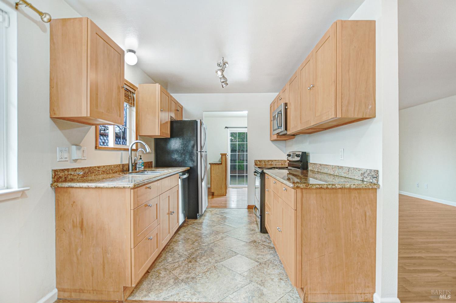 Detail Gallery Image 6 of 38 For 7257 Belita Ave, Rohnert Park,  CA 94928 - 4 Beds | 2 Baths