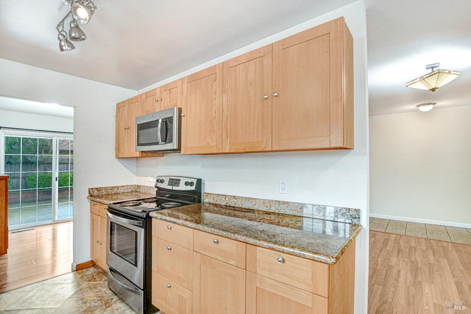 Detail Gallery Image 13 of 38 For 7257 Belita Ave, Rohnert Park,  CA 94928 - 4 Beds | 2 Baths