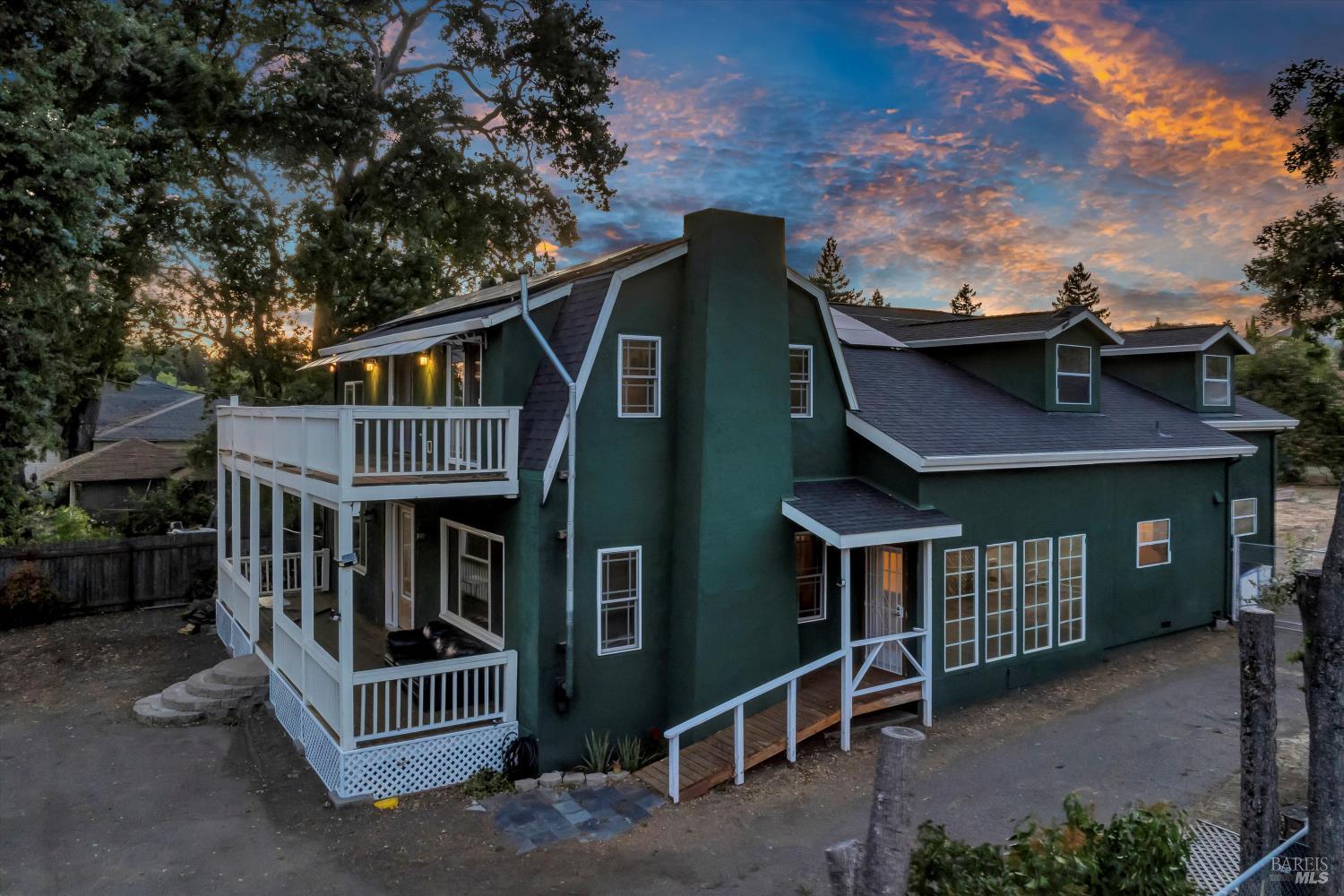 Detail Gallery Image 2 of 54 For 2750 Lakeshore Blvd, Upper Lake,  CA 95485 - 4 Beds | 6 Baths