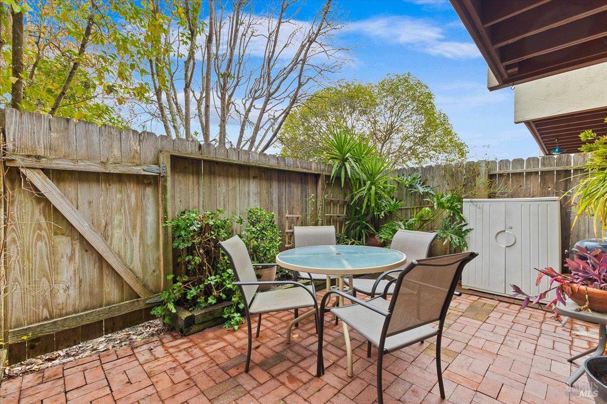 Detail Gallery Image 25 of 29 For 1003 Golf Course Dr, Rohnert Park,  CA 94928 - 2 Beds | 1/1 Baths