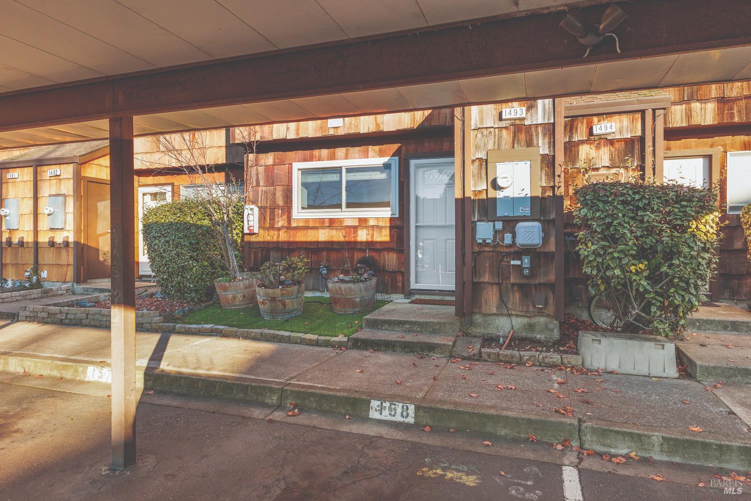 Detail Gallery Image 5 of 37 For 1493 Parkway Dr, Rohnert Park,  CA 94928 - 2 Beds | 1/1 Baths