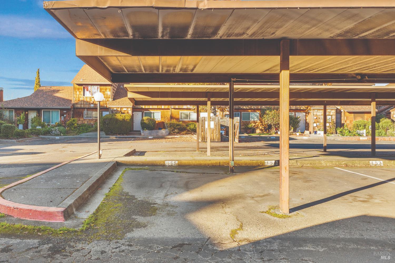 Detail Gallery Image 3 of 37 For 1493 Parkway Dr, Rohnert Park,  CA 94928 - 2 Beds | 1/1 Baths