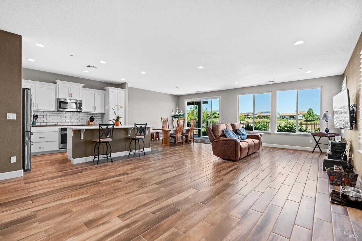 Detail Gallery Image 19 of 87 For 377 Silver Ridge Dr, Rio Vista,  CA 94571 - 2 Beds | 2/1 Baths