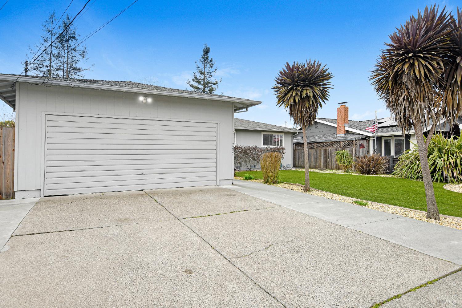 Detail Gallery Image 18 of 38 For 7257 Belita Ave, Rohnert Park,  CA 94928 - 4 Beds | 2 Baths