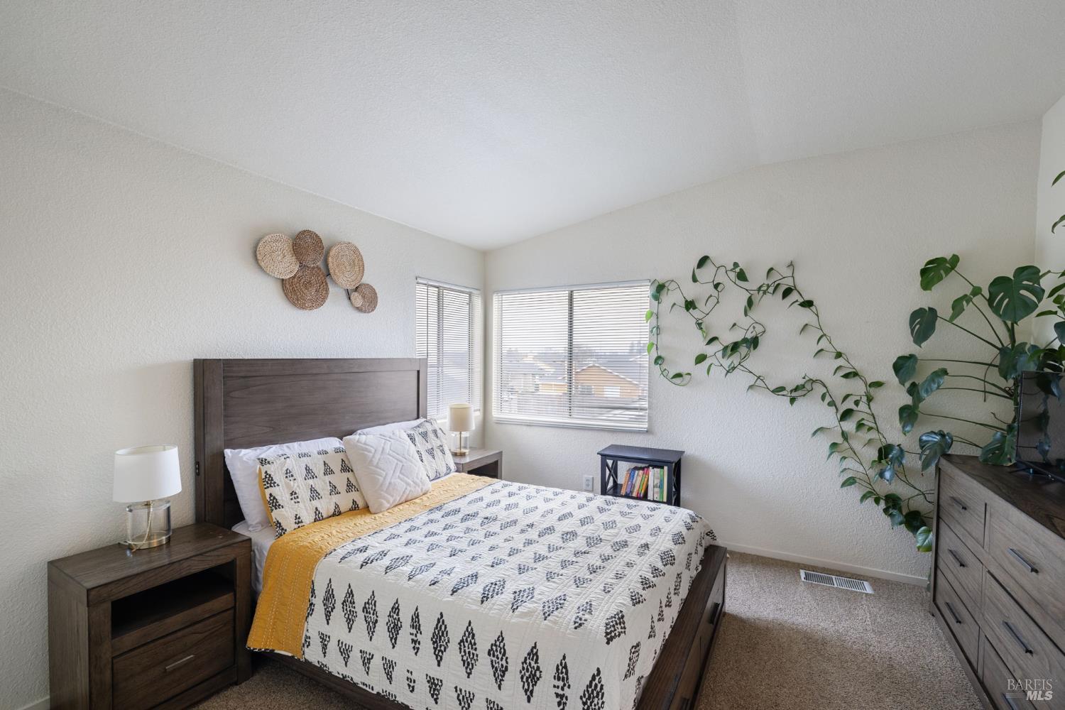 Detail Gallery Image 29 of 46 For 2305 Malachite Way, Santa Rosa,  CA 95404 - 3 Beds | 2/1 Baths