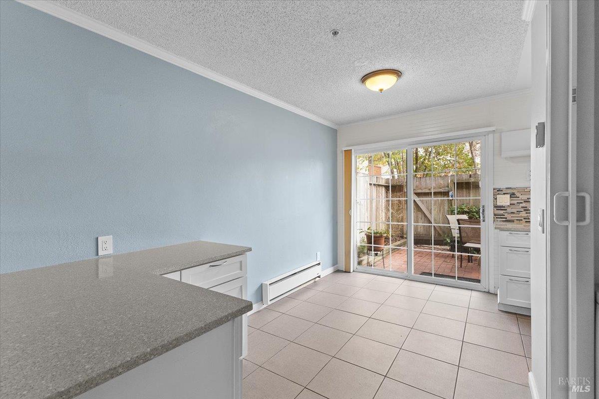 Detail Gallery Image 9 of 29 For 1003 Golf Course Dr, Rohnert Park,  CA 94928 - 2 Beds | 1/1 Baths