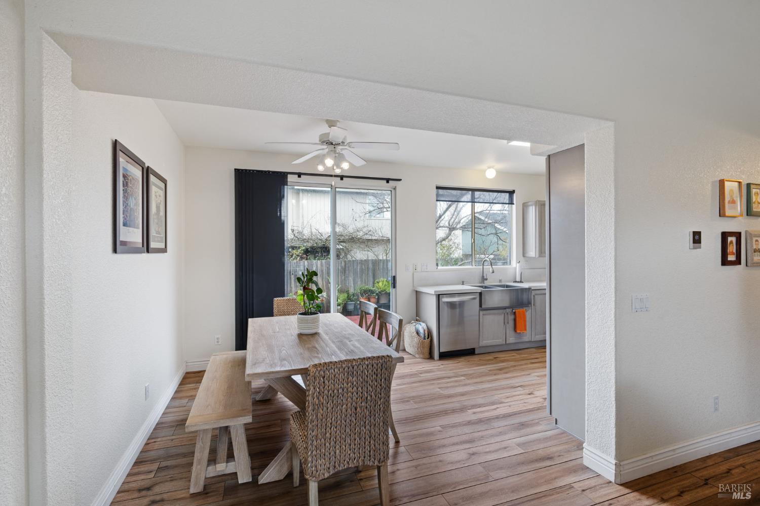 Detail Gallery Image 11 of 46 For 2305 Malachite Way, Santa Rosa,  CA 95404 - 3 Beds | 2/1 Baths