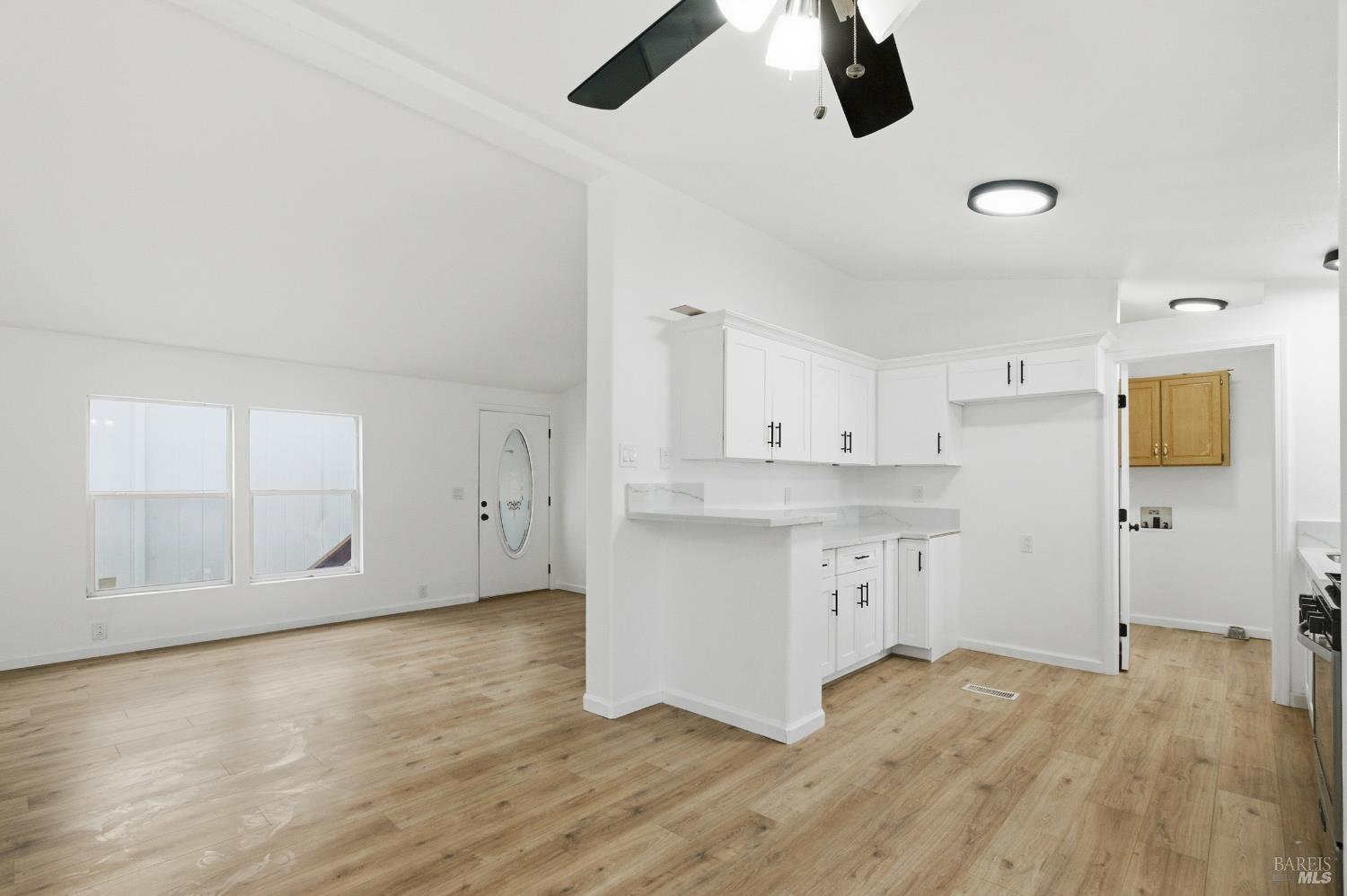 Detail Gallery Image 18 of 39 For 3455 Santa Rosa Ave 8, Santa Rosa,  CA 95407 - 3 Beds | 2 Baths