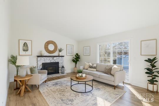 Detail Gallery Image 13 of 36 For 6041 Evelyn Ave, Rohnert Park,  CA 94928 - 4 Beds | 2 Baths