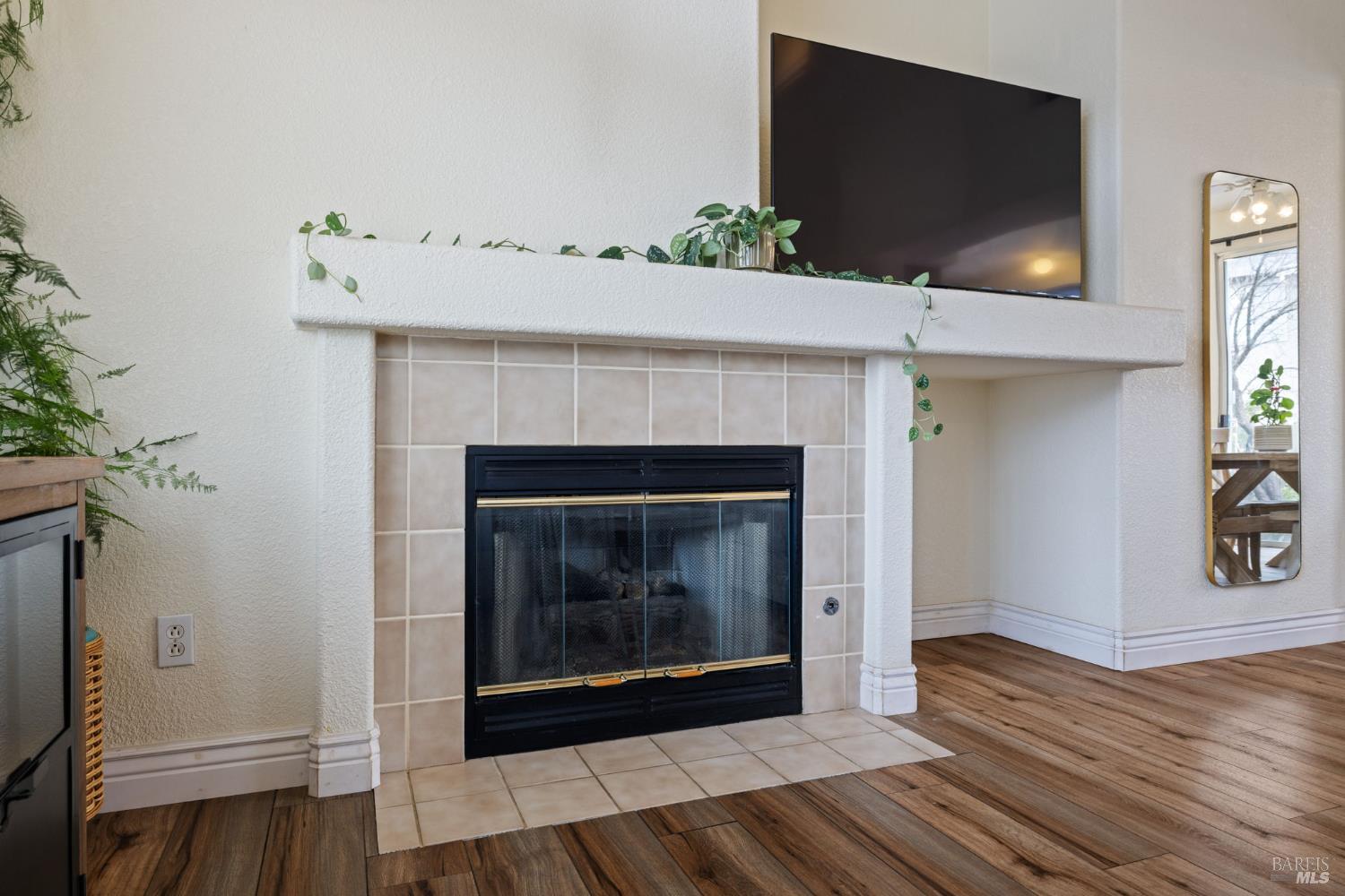 Detail Gallery Image 10 of 46 For 2305 Malachite Way, Santa Rosa,  CA 95404 - 3 Beds | 2/1 Baths