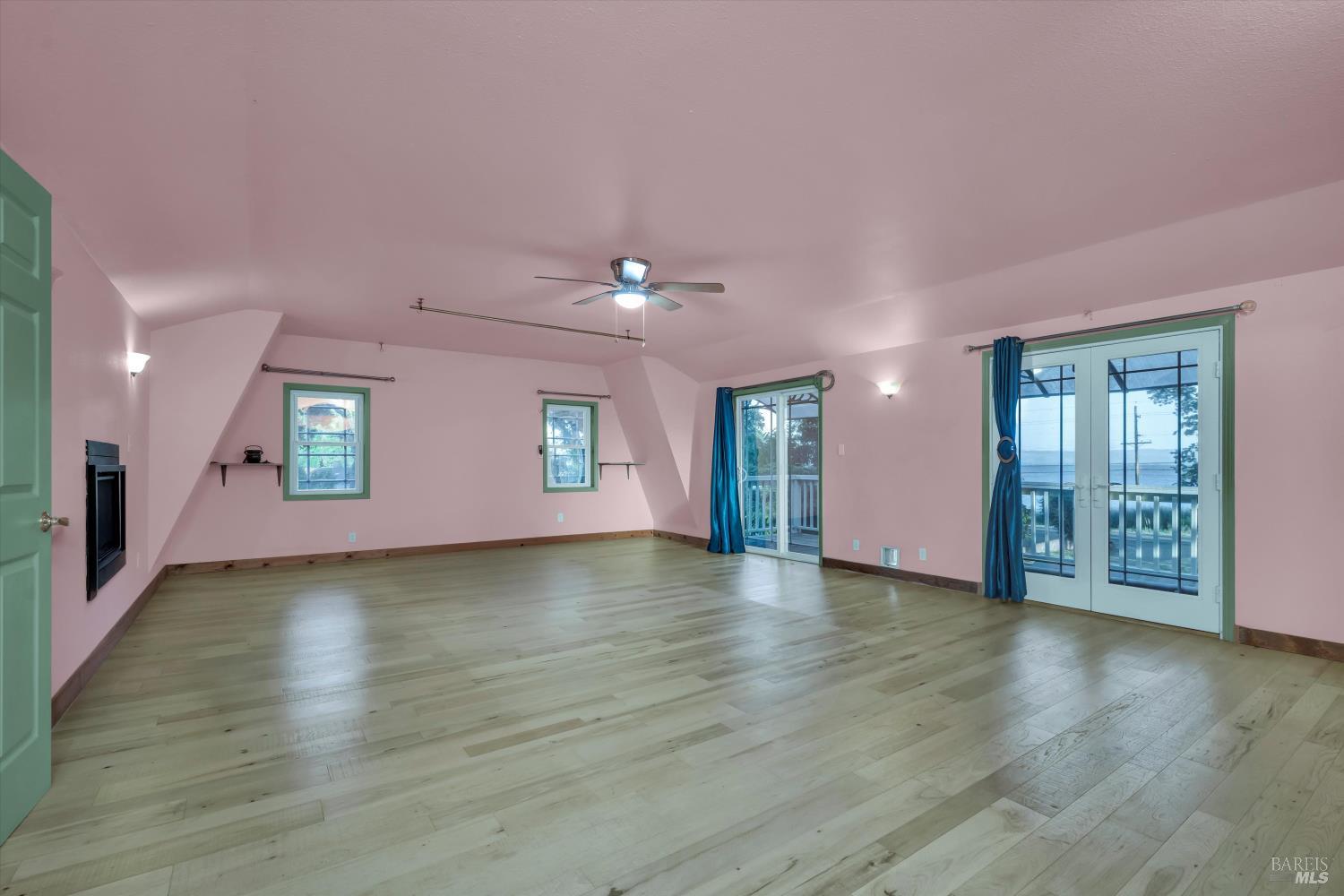 Detail Gallery Image 34 of 54 For 2750 Lakeshore Blvd, Upper Lake,  CA 95485 - 4 Beds | 6 Baths