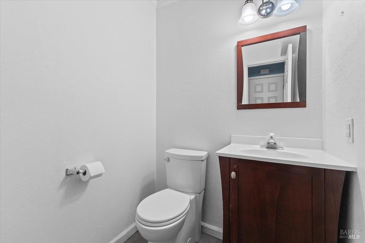 Detail Gallery Image 6 of 29 For 1003 Golf Course Dr, Rohnert Park,  CA 94928 - 2 Beds | 1/1 Baths