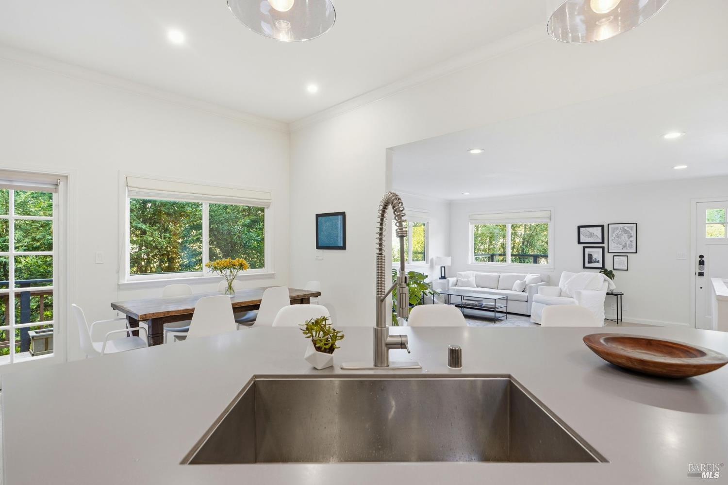 Detail Gallery Image 13 of 35 For 58 Berkeley Ave, San Anselmo,  CA 94960 - 3 Beds | 2 Baths