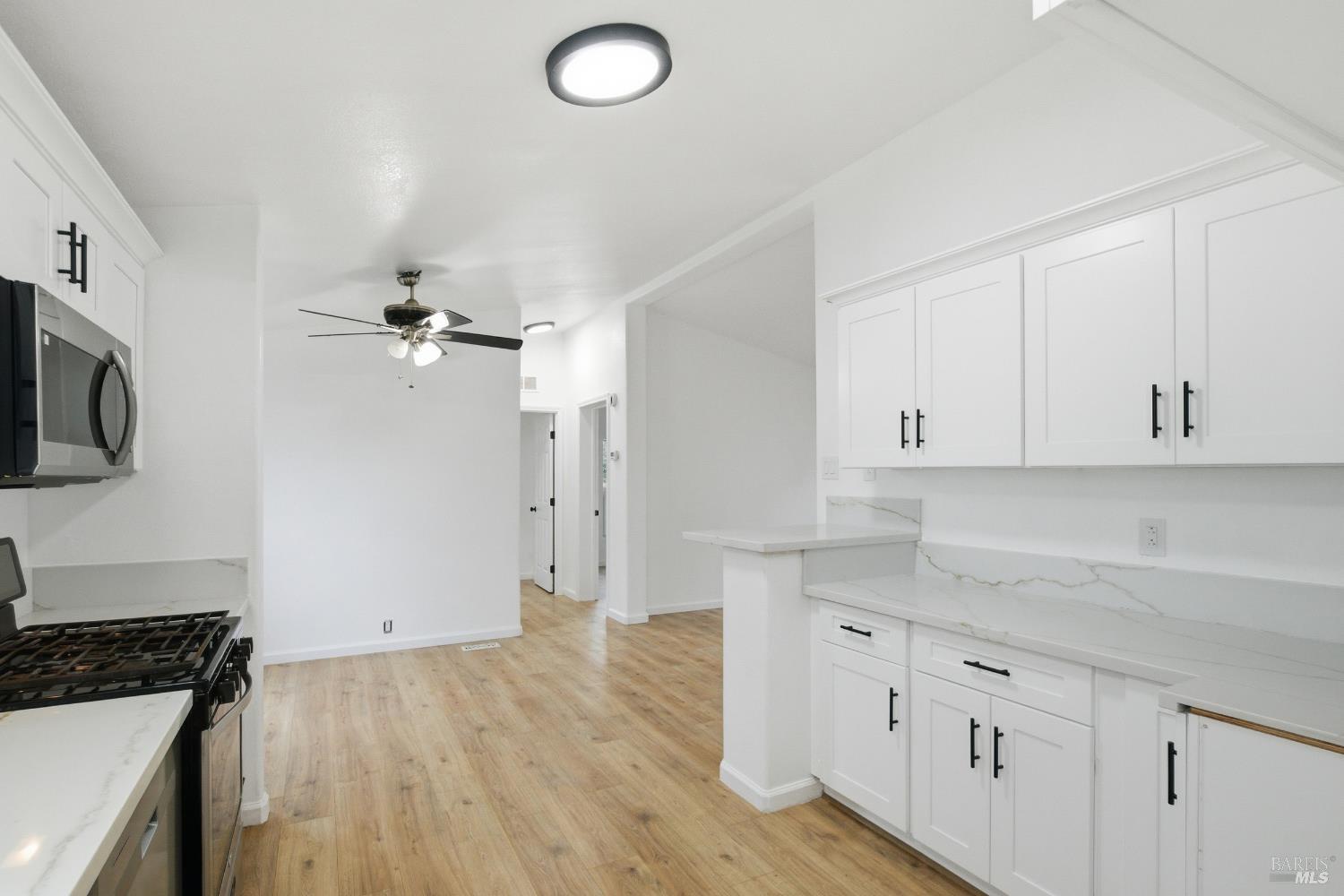 Detail Gallery Image 23 of 39 For 3455 Santa Rosa Ave 8, Santa Rosa,  CA 95407 - 3 Beds | 2 Baths