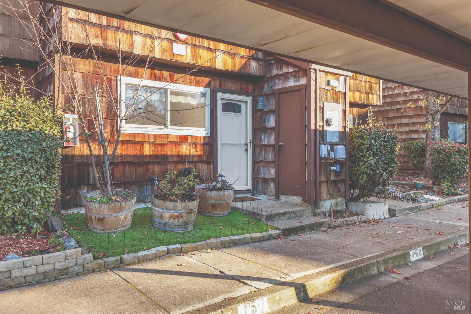 Detail Gallery Image 4 of 37 For 1493 Parkway Dr, Rohnert Park,  CA 94928 - 2 Beds | 1/1 Baths