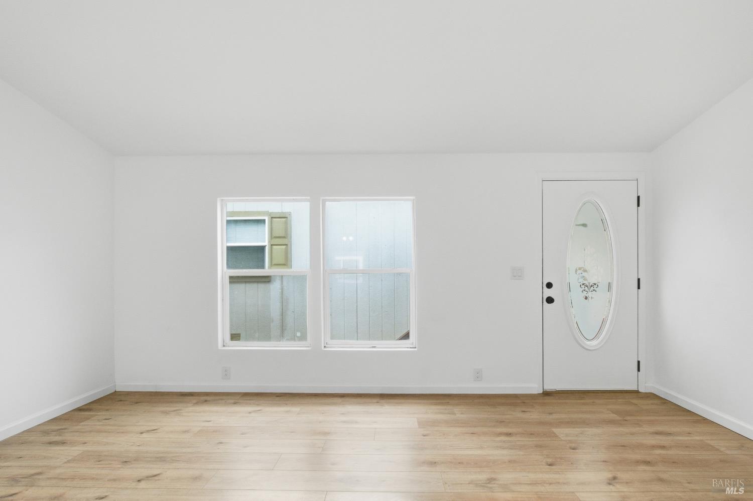 Detail Gallery Image 11 of 39 For 3455 Santa Rosa Ave 8, Santa Rosa,  CA 95407 - 3 Beds | 2 Baths