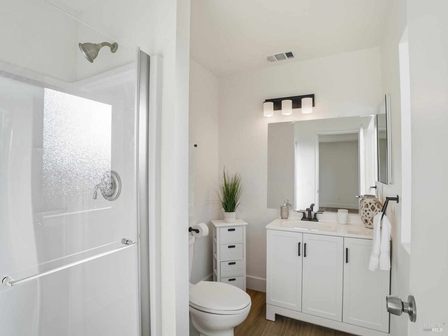 Detail Gallery Image 21 of 36 For 6041 Evelyn Ave, Rohnert Park,  CA 94928 - 4 Beds | 2 Baths