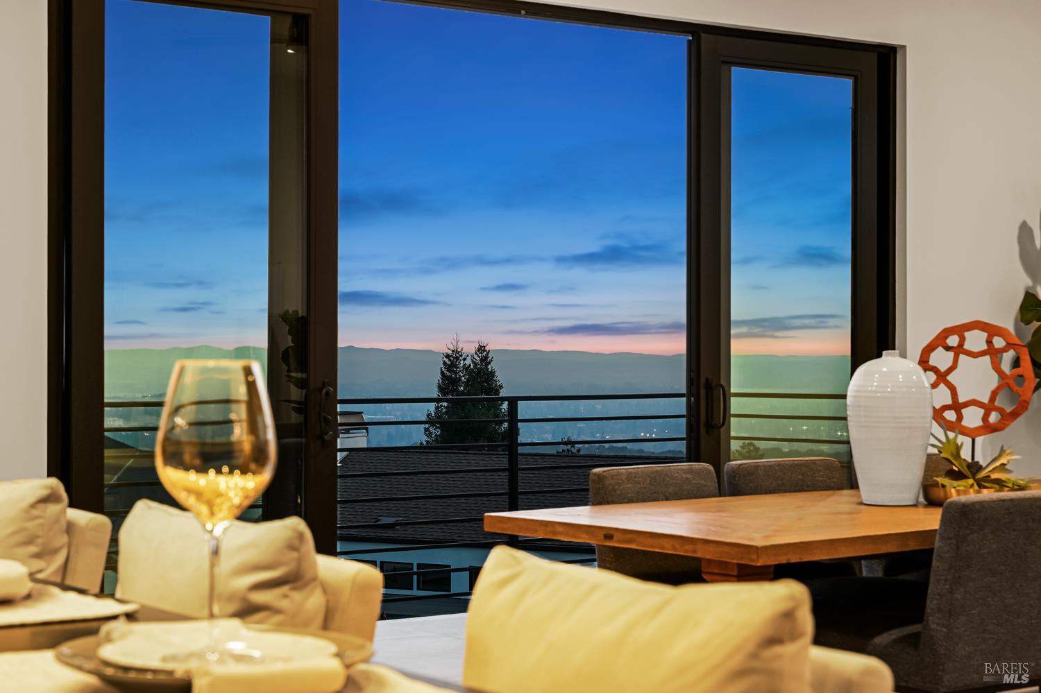 Detail Gallery Image 4 of 71 For 2156 Wedgewood Way, Santa Rosa,  CA 95404 - 4 Beds | 4/1 Baths